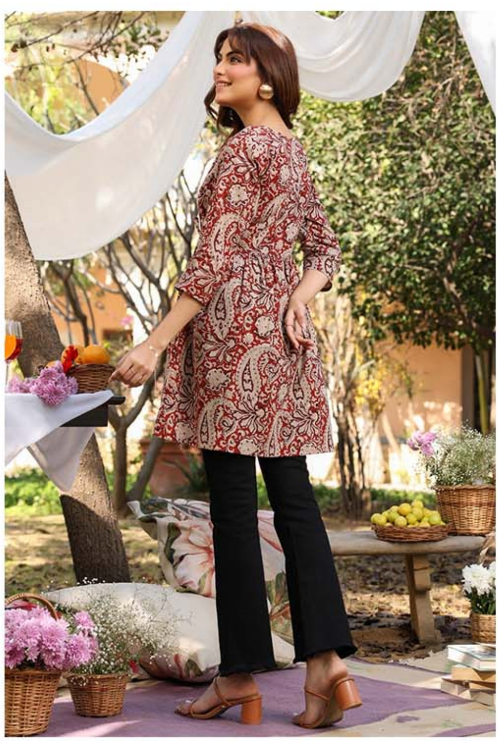 Janasya
Womens Maroon Paisley Printed A-Line Angrakha Style Kurti