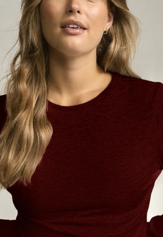 Women full sleeves tshirt, fabric in pure Cotton with lycra.